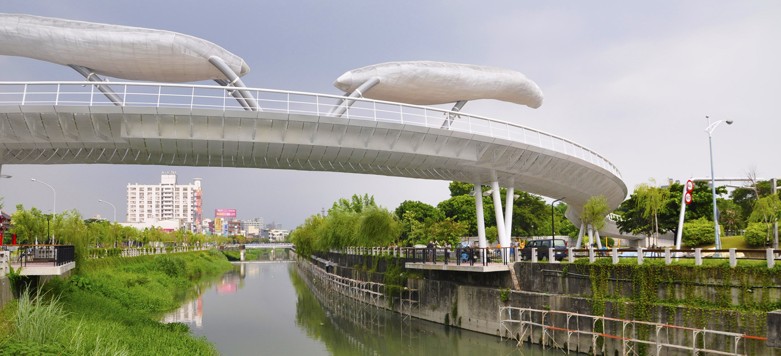 台湾屏东 万年溪流域整体整治计画–景观喷泉、水瀑及浮田工程案