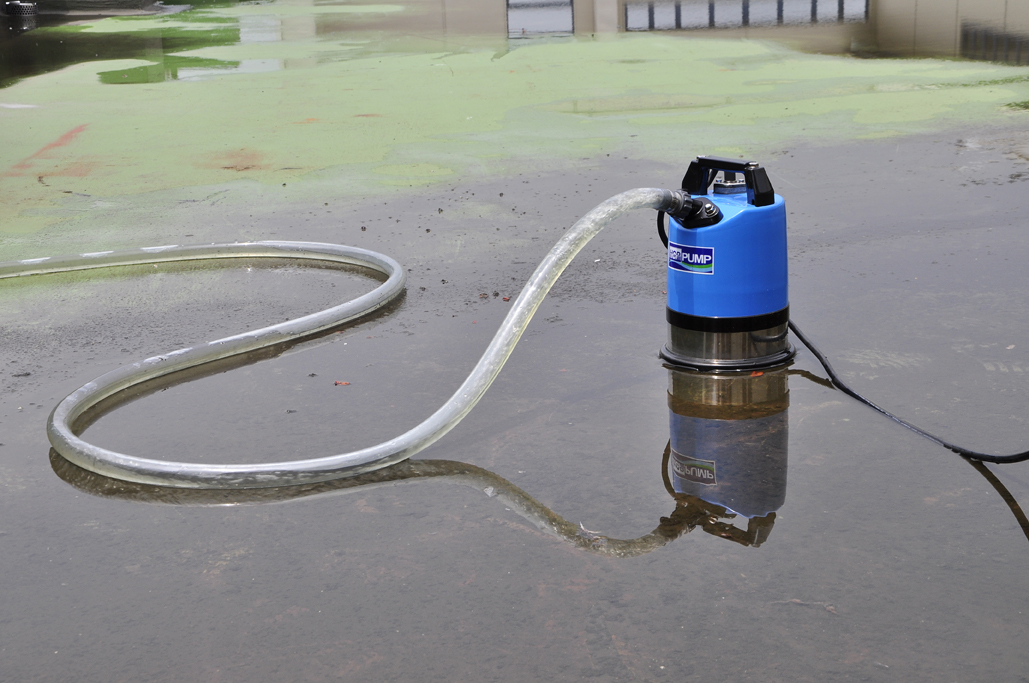 建筑物顶楼积水排除案