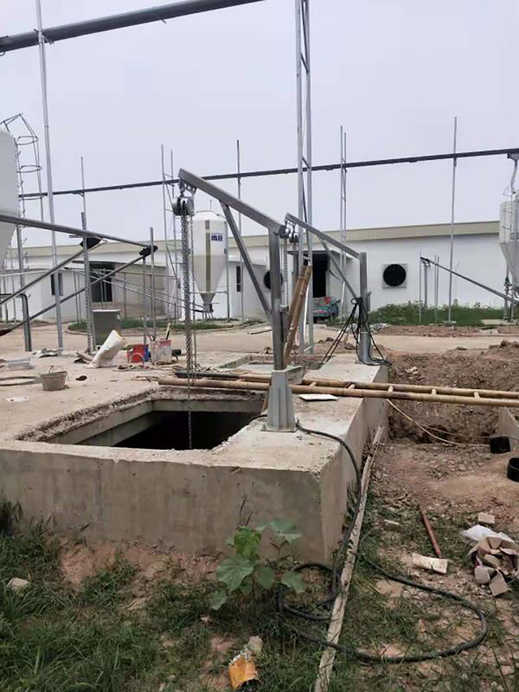 中国江苏 淮安生猪养殖基地-污水池及生活区配套设施泵站