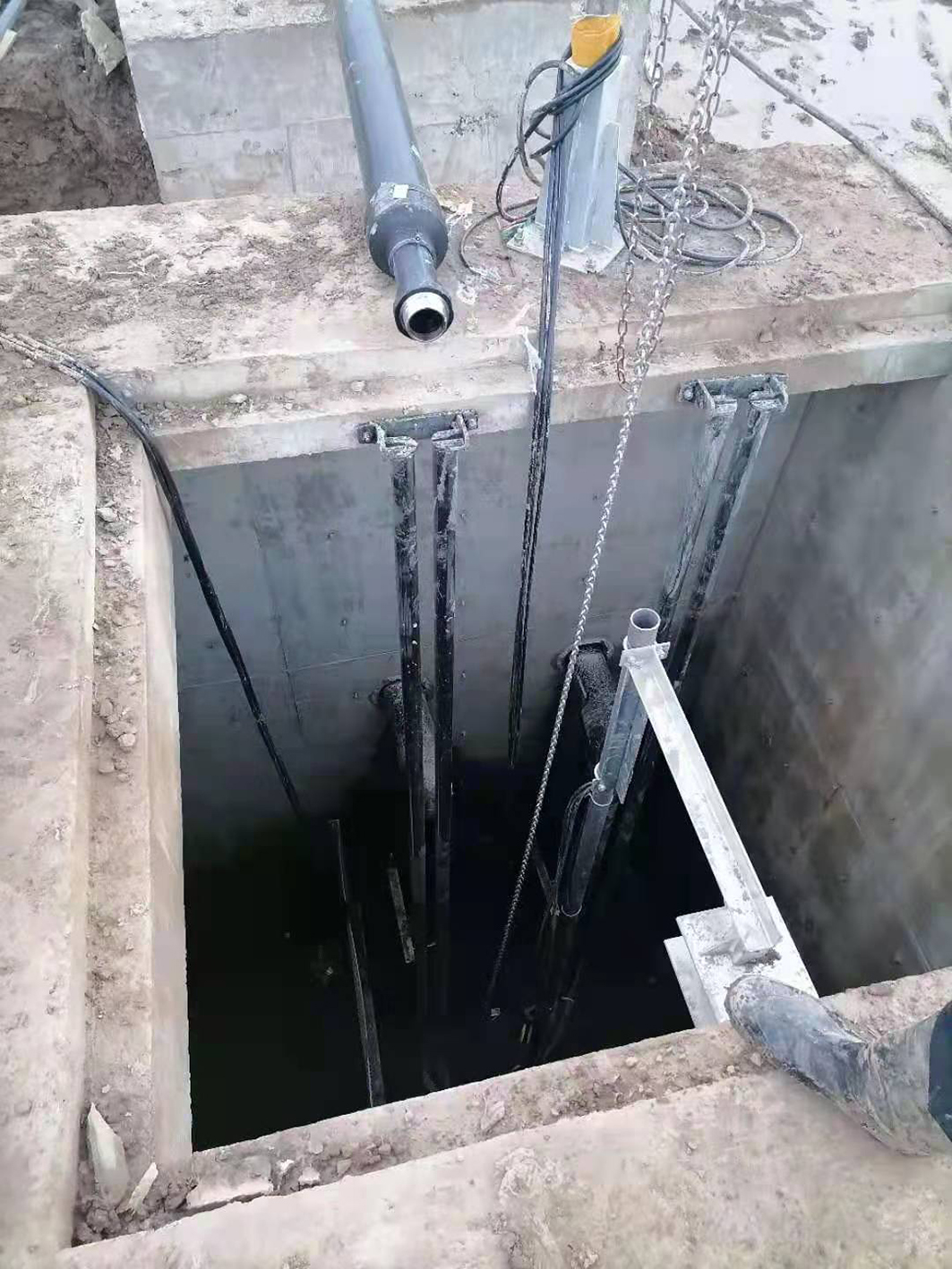中国江苏 淮安生猪养殖基地-污水池及生活区配套设施泵站