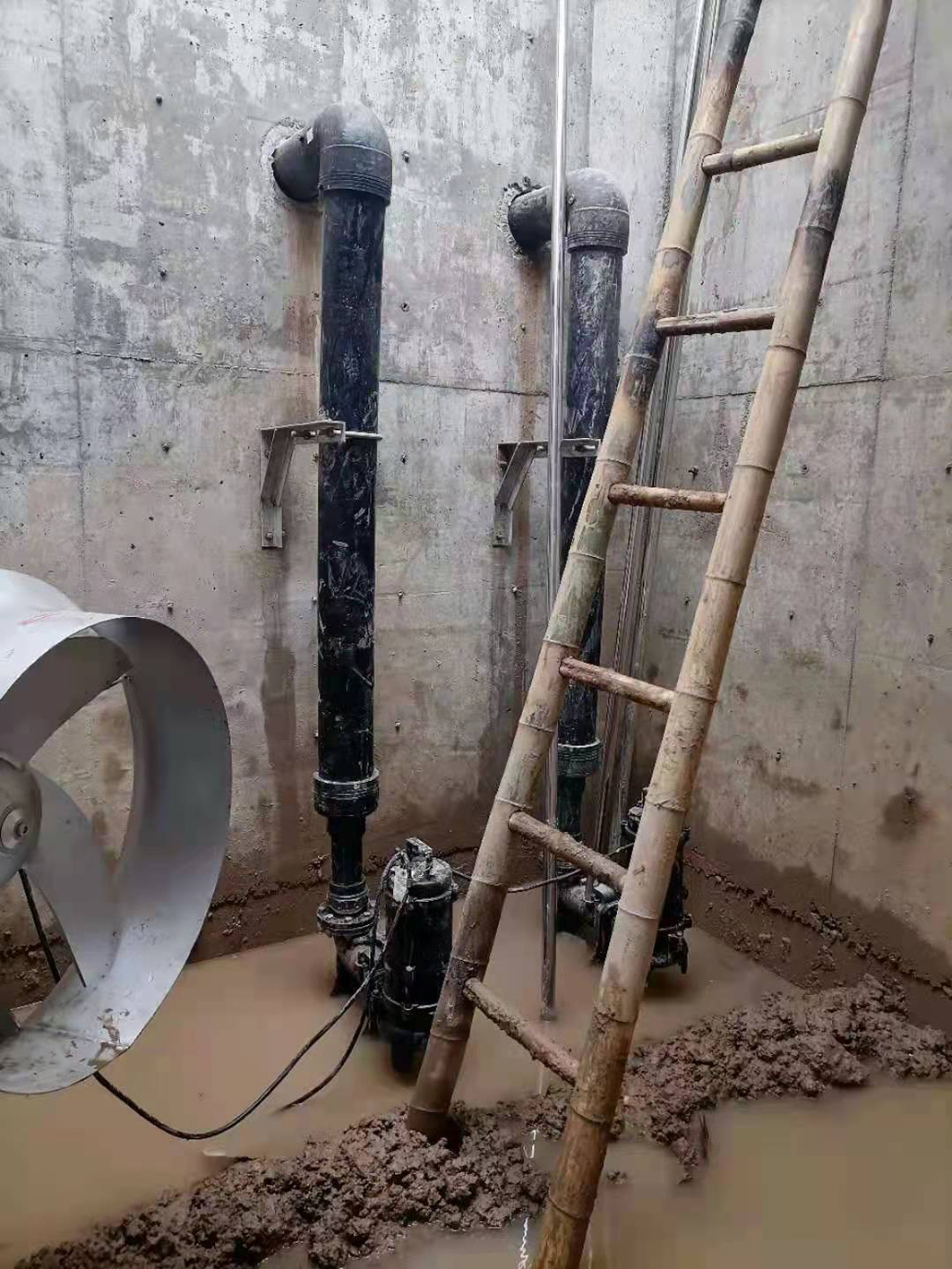 中国江苏 淮安生猪养殖基地-污水池及生活区配套设施泵站